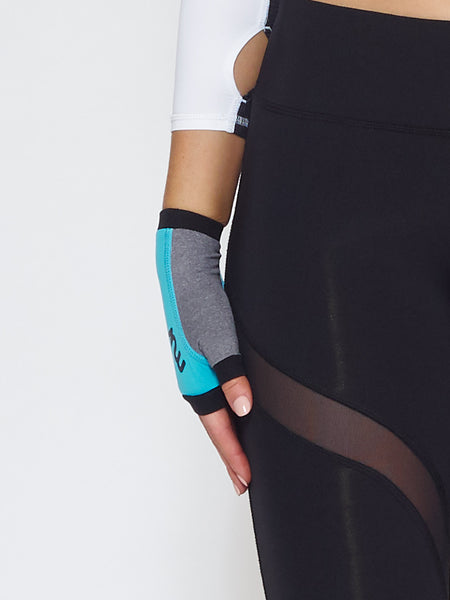 MUV Sportswear_OZONE GLUV_Colour Scuba Blue_UV Protecting Sportswear
